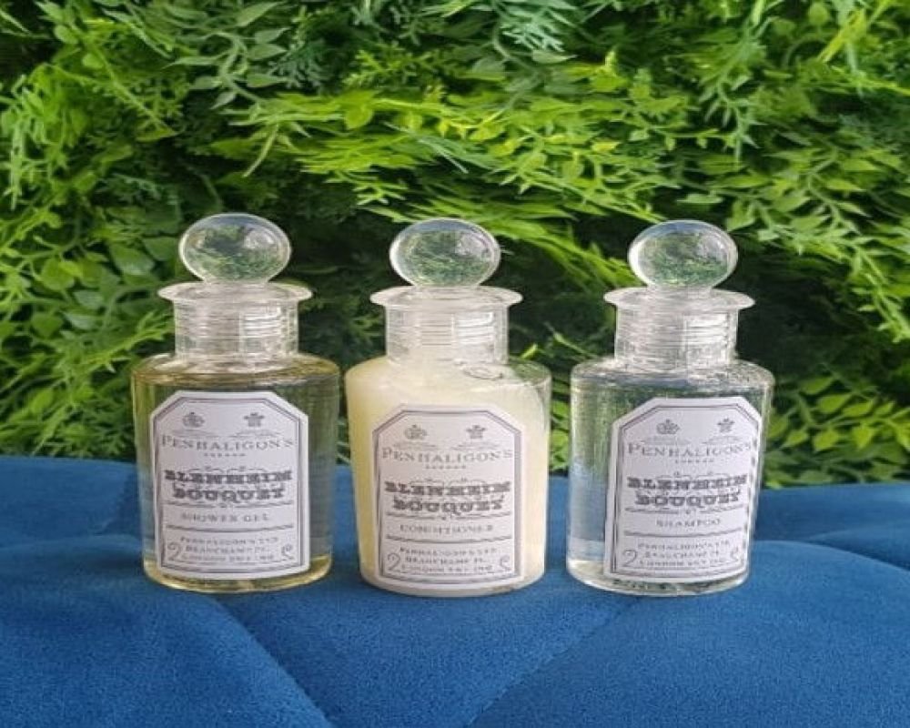 침구류 화이트색. 펜할리곤스 3종set 제공